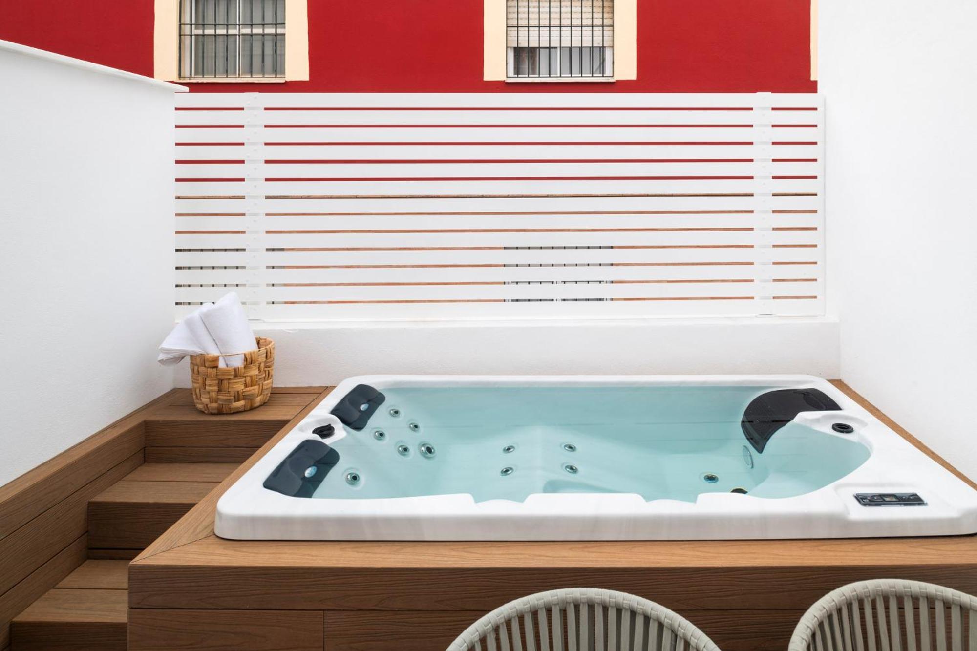 Magno Apartments Santa Clara - Private Terraces With Jacuzzi Севилья Экстерьер фото